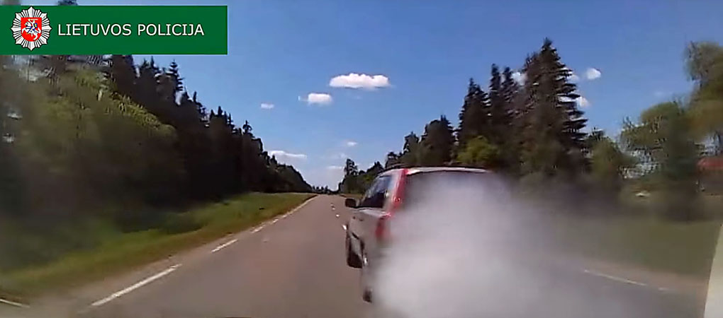 Volvo XC90 Rigged With Smoke Screen And Spikes Tries To Evade Police In This Real Life James Bond-like Pursuit