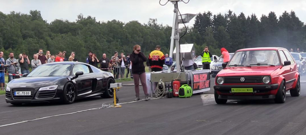 Golf II With An Old VR6 Destroys Audi R8 In A Drag Race