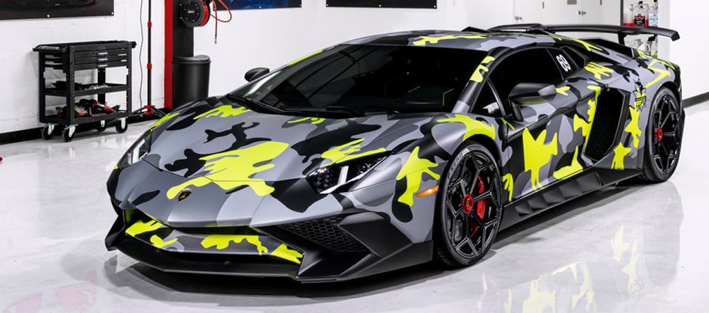 Insane Camouflaged Lamborghini Aventador SV Shown